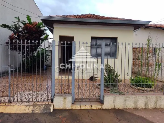 Casa à venda no Centro, Itapetininga: 2 quartos, 1 vaga, 77 m²