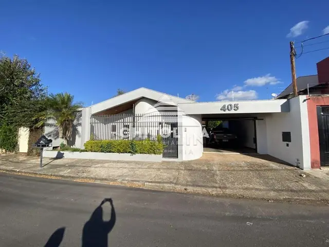 Casa à venda no Jardim Shangri-lá, Itapetininga: 3 quartos (2 suítes)