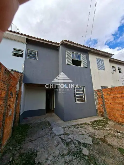 Sobrado à venda na Vila Sonia, Itapetininga: 3 quartos, 2 vagas