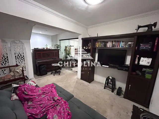 Sobrado à venda na Vila Rio Branco, Itapetininga: 4 quartos (1 suíte)