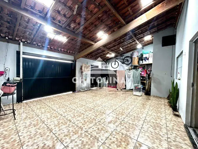 Casa à venda, 2 quartos, 3 vagas, Cambuí - Itapetininga/SP