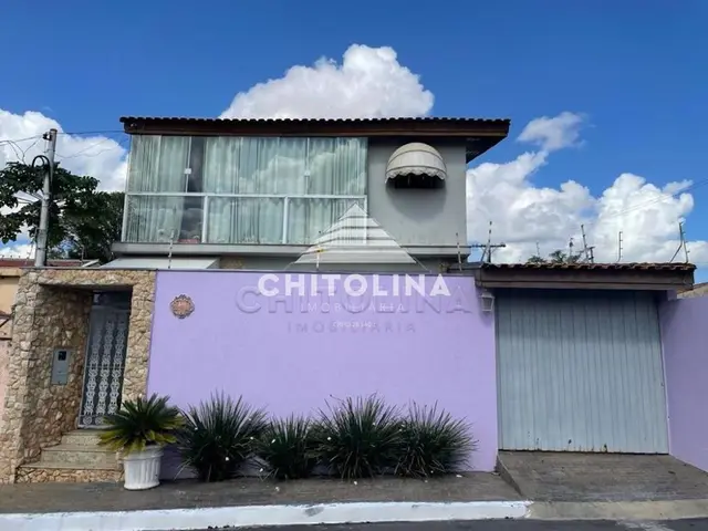 Sobrado à venda na Vila Deyse, Itapetininga: 3 quartos (2 suítes)