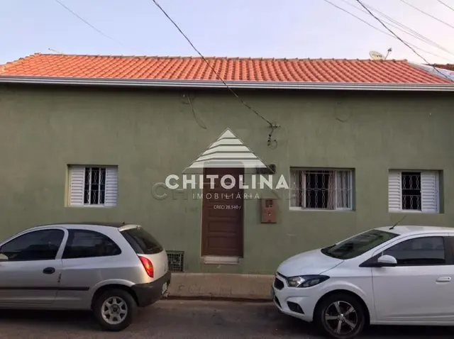 Casa à venda no Centro, Itapetininga: 3 quartos, rua comercial