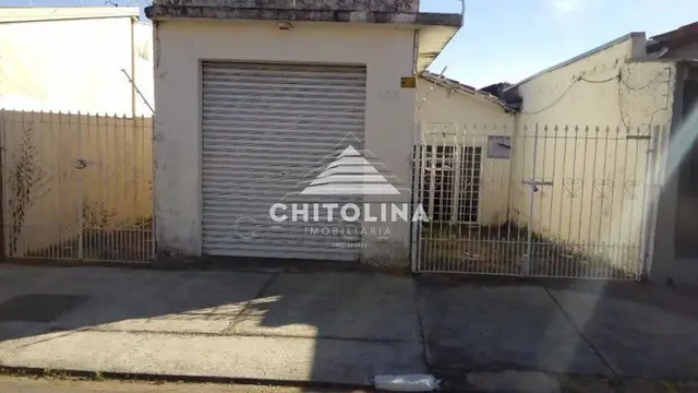 Casa à venda no Centro, Itapetininga: 2 quartos e ponto comercial