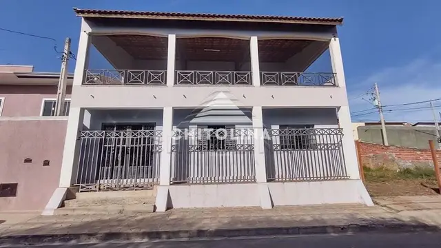Sobrado à venda na Vila Francisca, Itapetininga: 3 quartos (2 suítes)