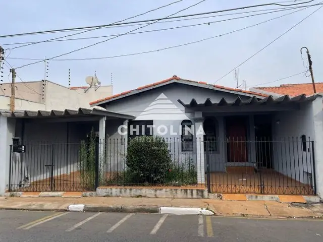 Casa à venda no Centro, Itapetininga: 2 quartos, 2 vagas