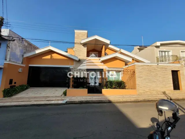 Sobrado à venda no Centro, Itapetininga: 3 quartos (3 suítes)