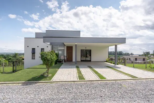 Casa à venda no Pinheiros do Lago, Alambari: 4 quartos (1 suíte)