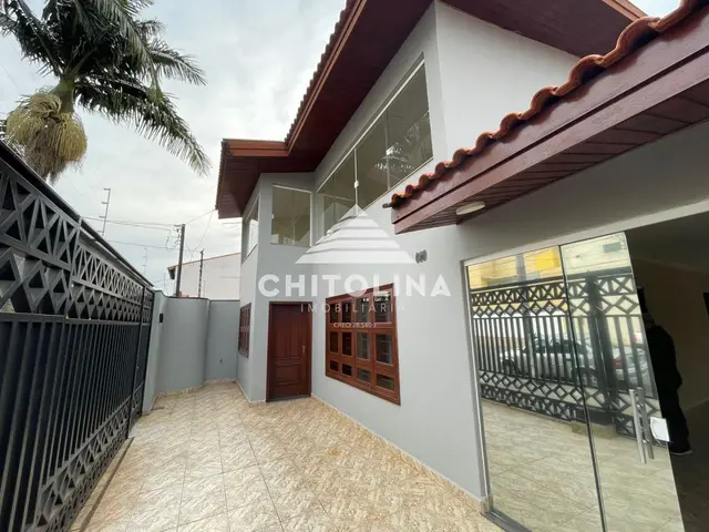 Sobrado para alugar no Centro, Itapetininga: 4 quartos (2 suítes)